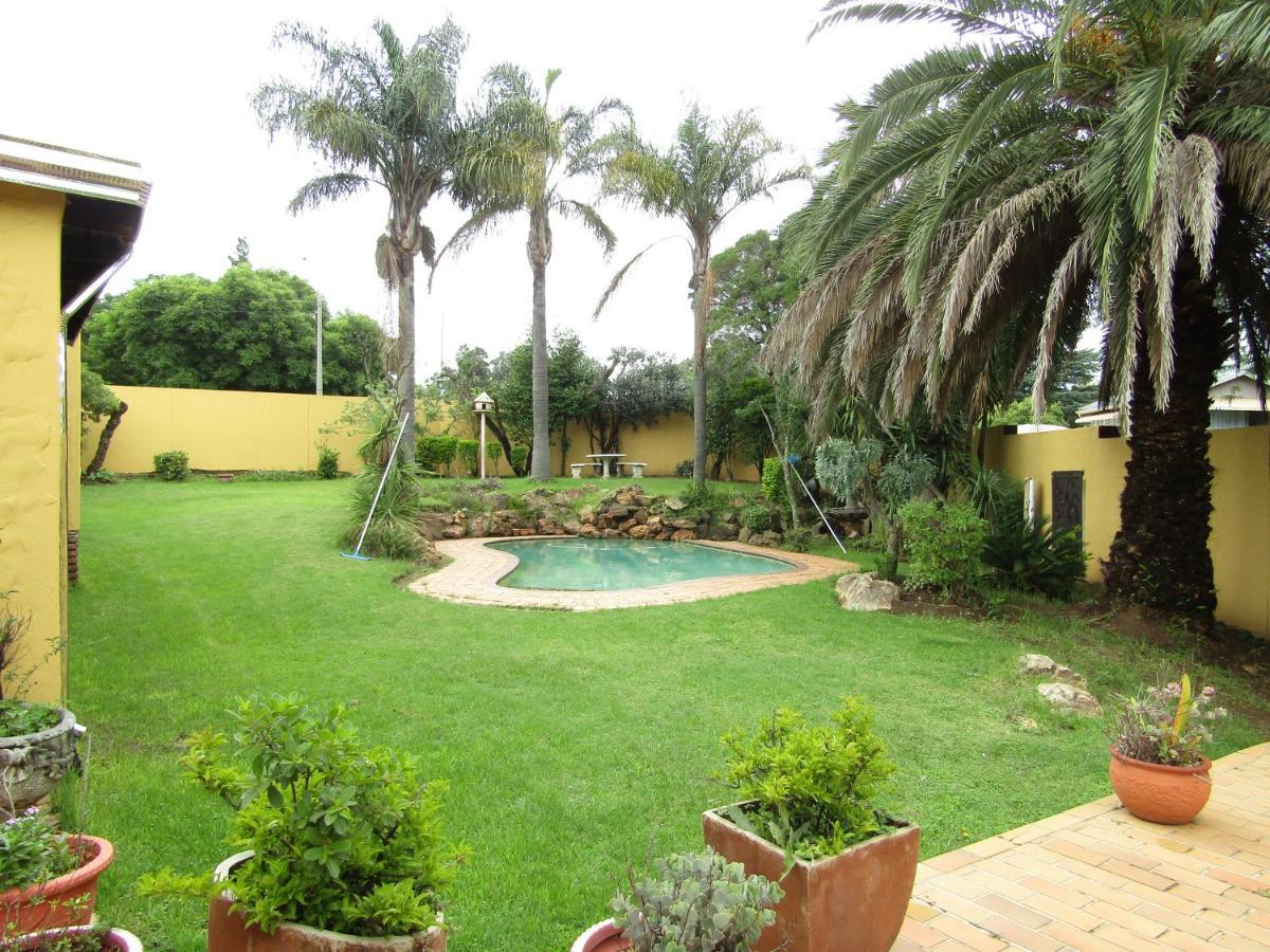 Phomolong Guest House, Westgate, Roodeporte Roodepoort Esterno foto